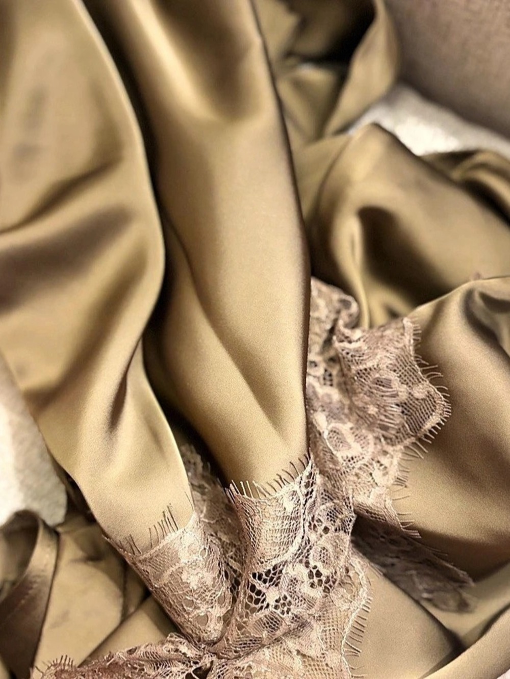 Brown Satin Lace Robe - Picture 5 of 7